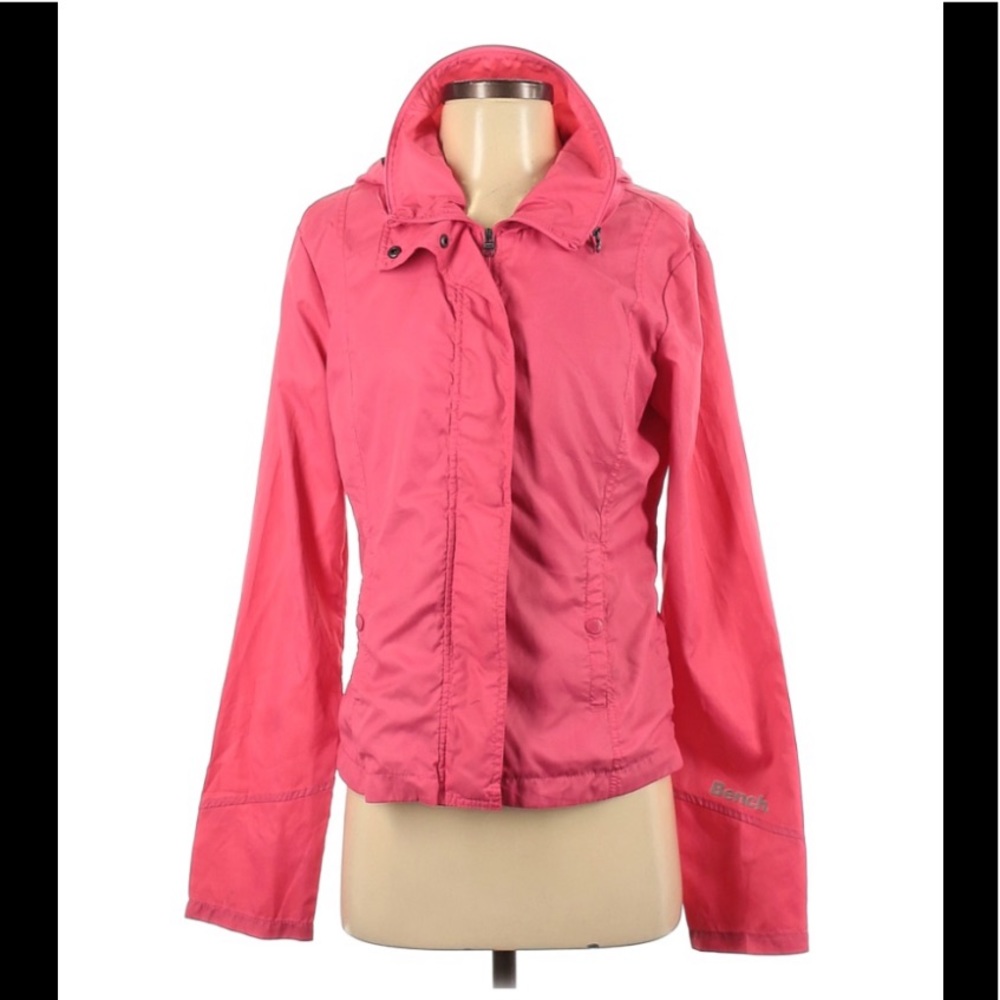 Bench windbreaker size small
